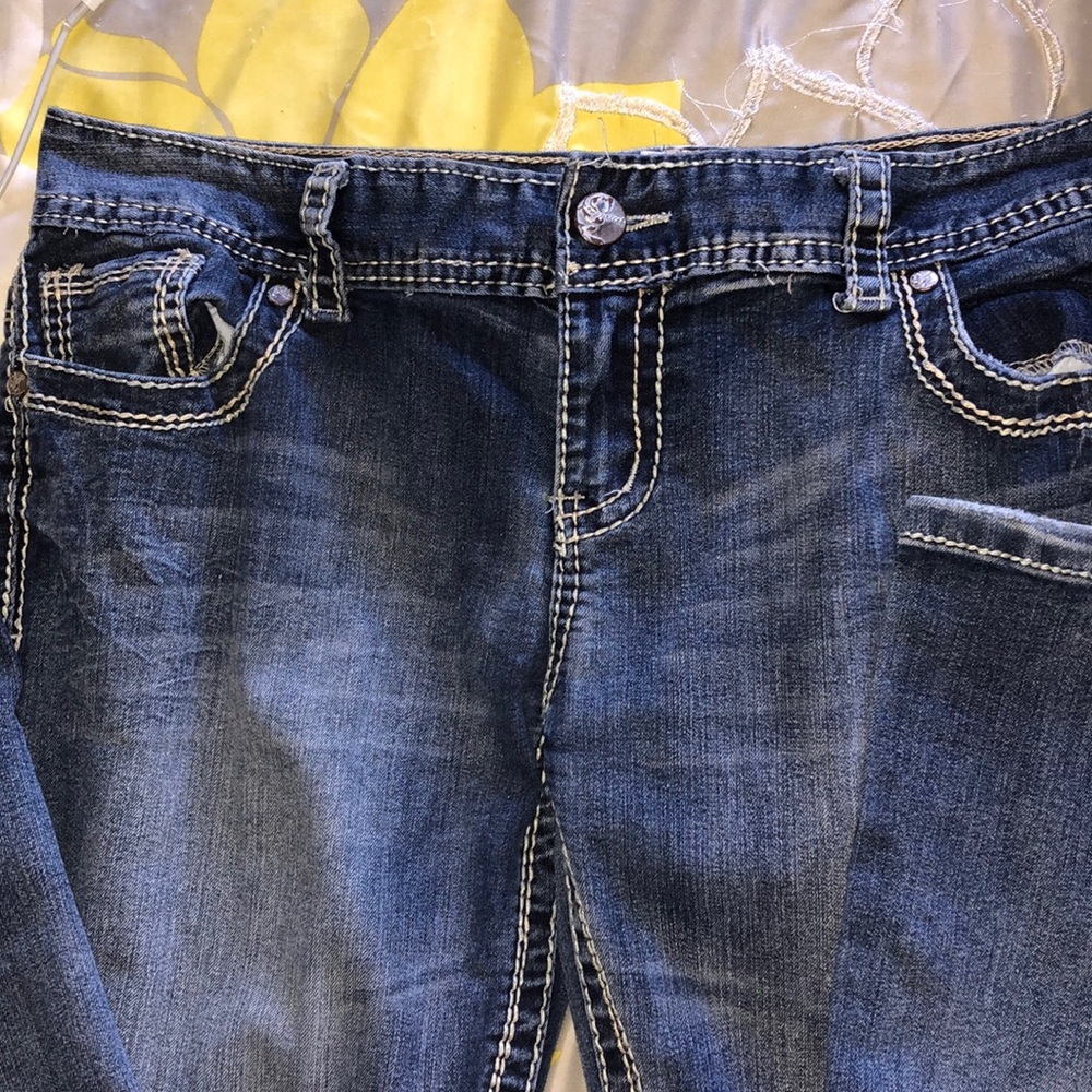 Maurices jeans